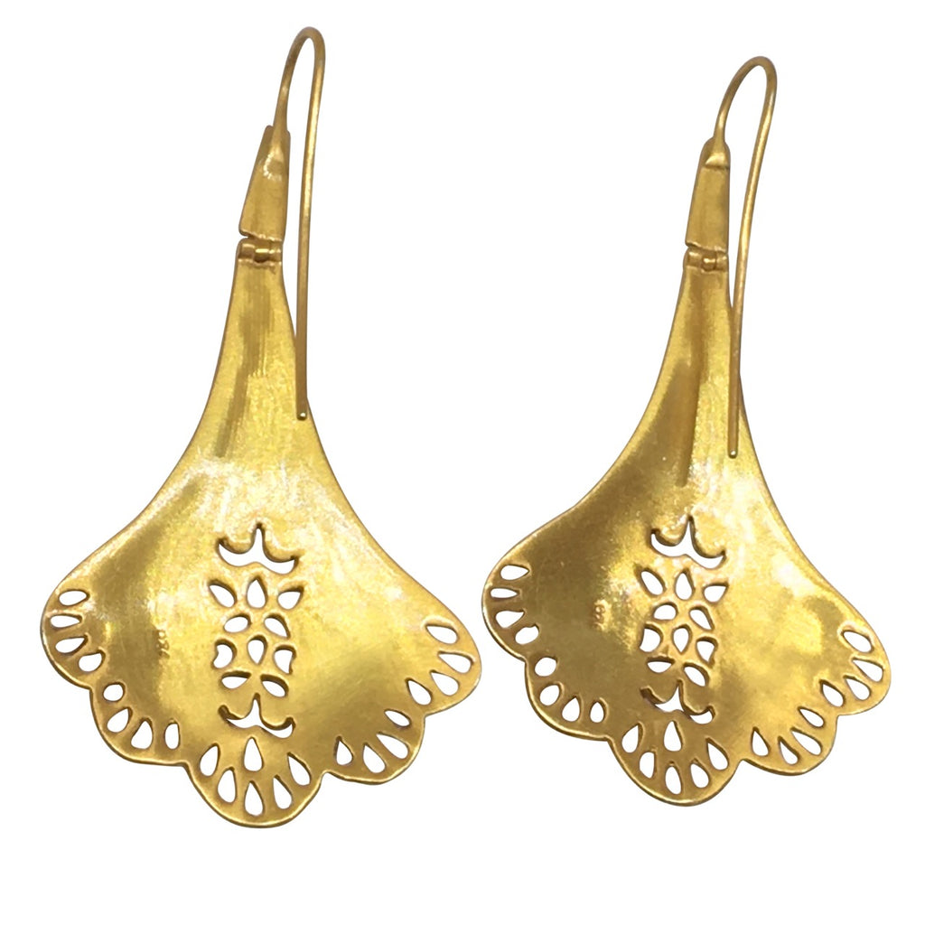 Scalloped edge earrings